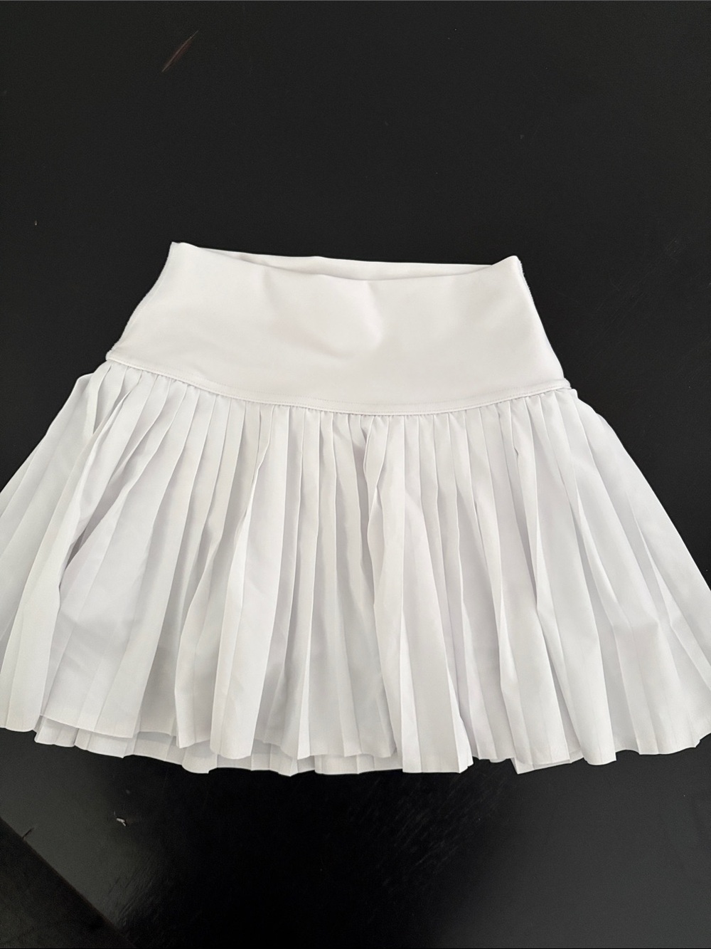 ALO Yoga White Pleated Circle Skort
